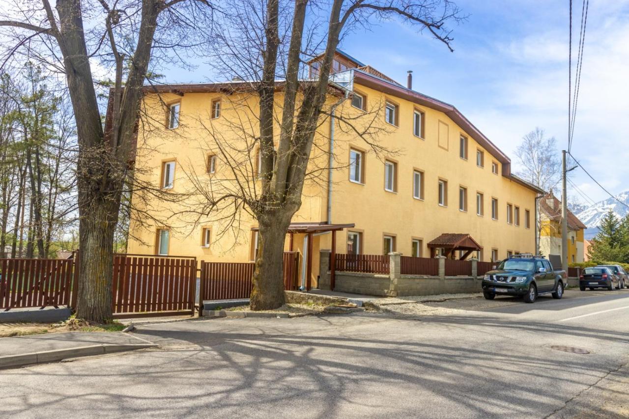 Ferienwohnung Apartman Theo Veľký Slavkov Exterior foto